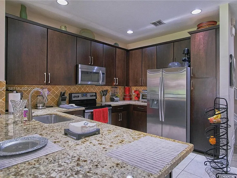 129 Riverwalk Cir E #129 — Photo 18