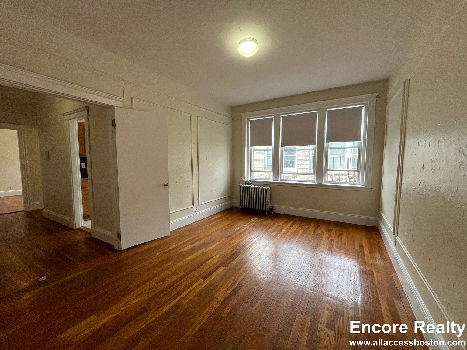 2 bed, 700 sqft, $2,200 — Photo 4
