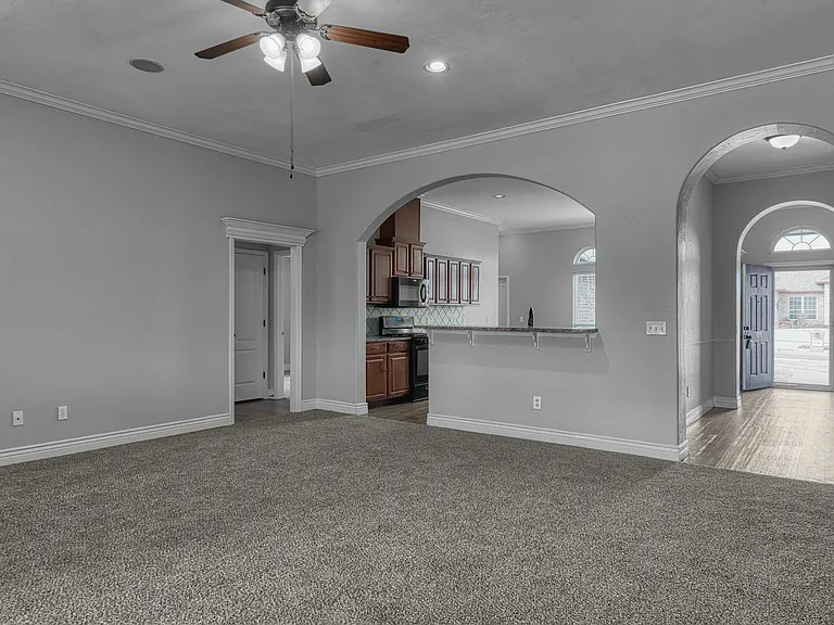 11208 NW 102nd St — Photo 10