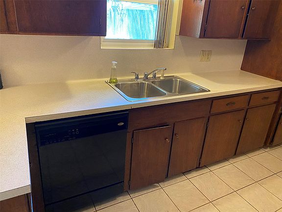 5th image of 14218 Woodforest Blvd