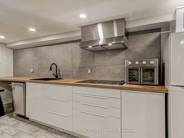 95 Parkside Dr #REAR — Photo 11