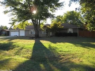 301 Lakewood Dr, Mena, AR 71953