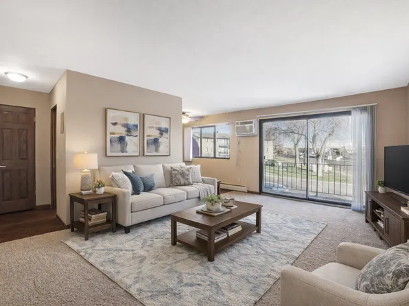 Town Terrace Apartments, 9904 Excelsior Blvd #-611, Hopkins, MN 55343