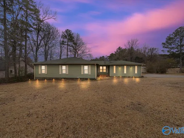 79 Linwood St, Scottsboro, AL 35769