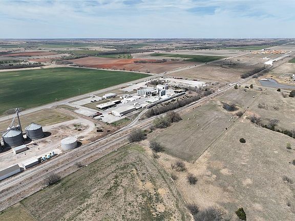 5th image of 6 E Dutton Rd