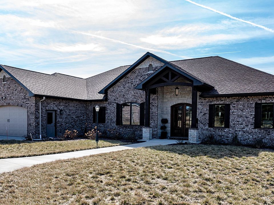 1st image of 2321 S Country Club Dr