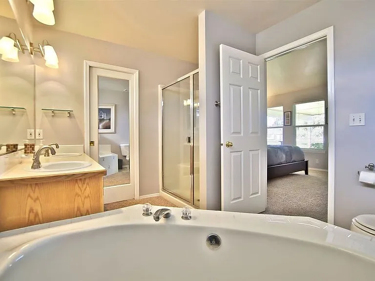 885 E Monarch St — Photo 24