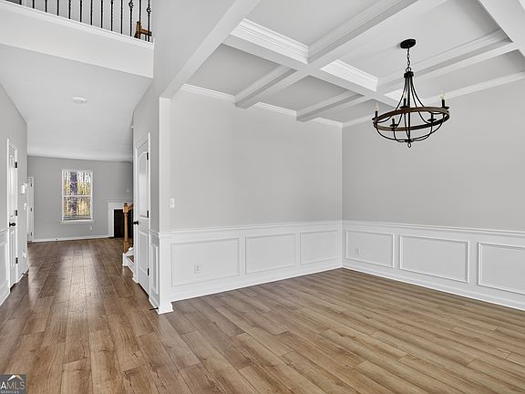 4th image of 4890 Sultana Way SW