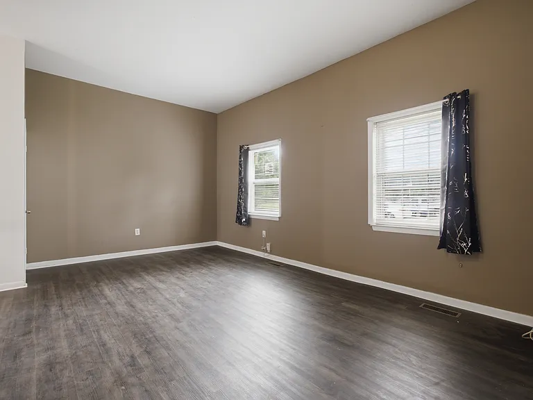 398 Harry S Truman Dr — Photo 10