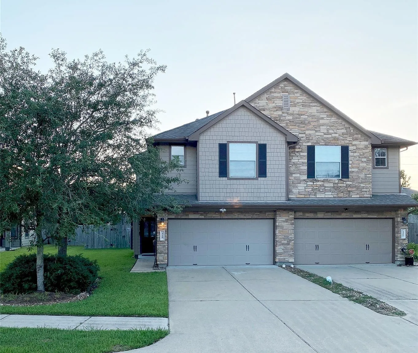 3 bed, 2.5 bath, 1702 sqft, $2,300 — Photo 1