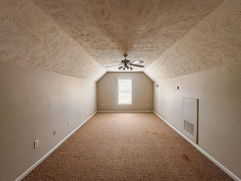 214 Somerset Dr — Photo 11