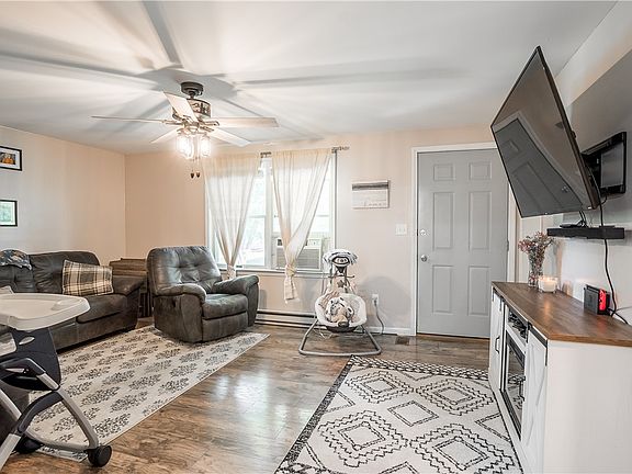 4th image of 718 Brande Dr