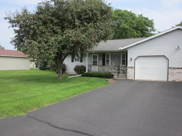 1205 9th Street #5, Baraboo, WI 53913