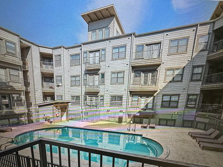 2502 Leon St #307 — Photo 9