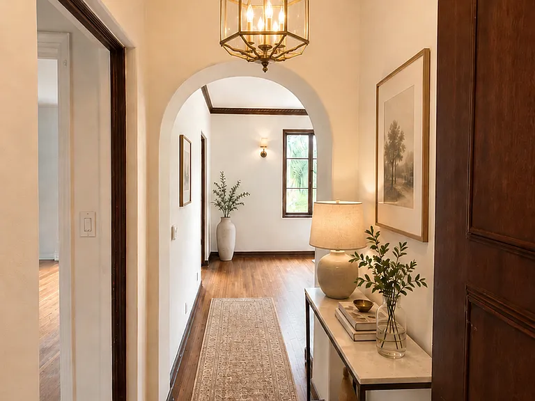 Los Altos A Legendary Residence at 4121 Wilshire Blvd — Photo 31