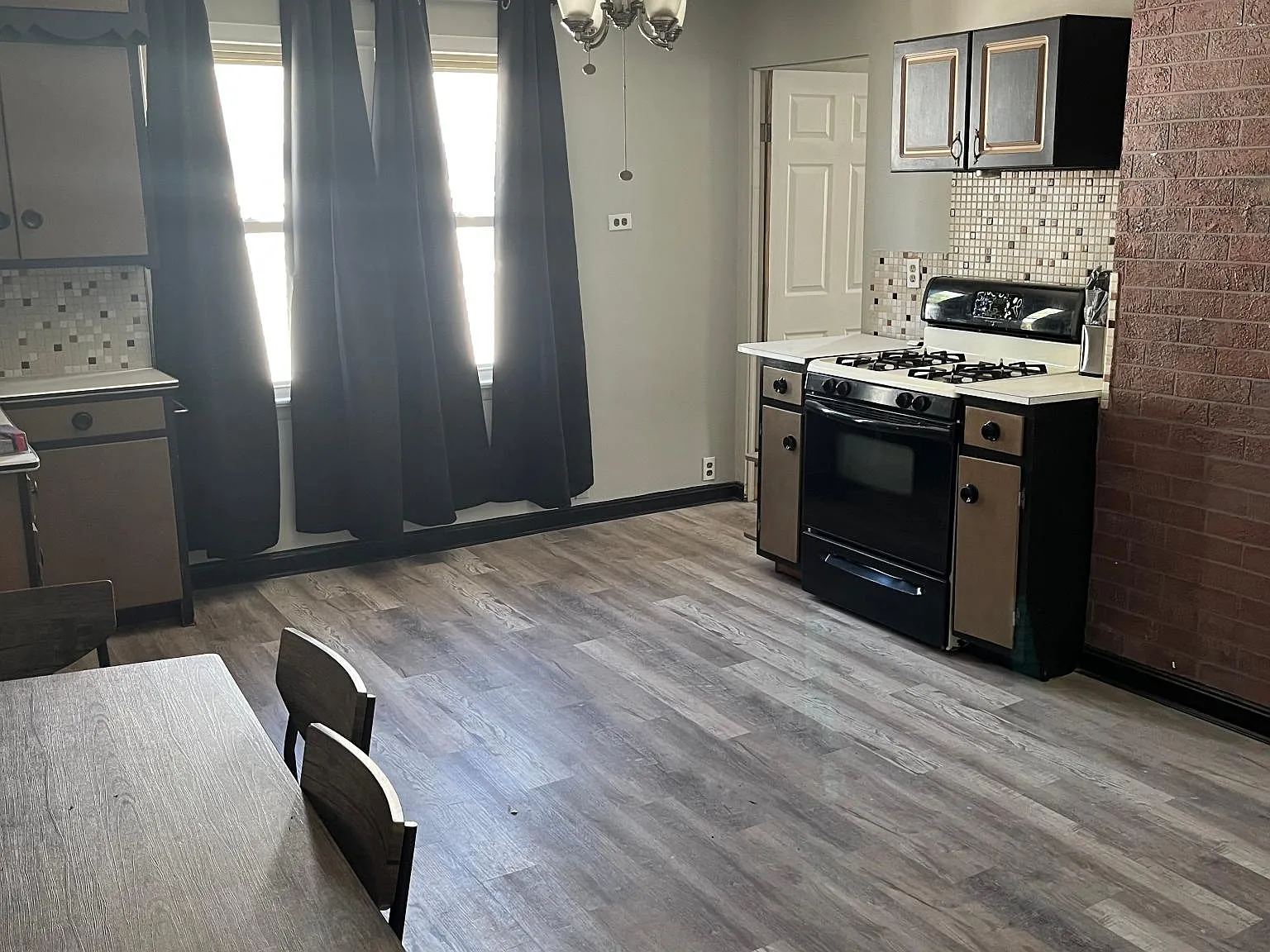 3 bed, 1000 sqft, $1,400 — Photo 4