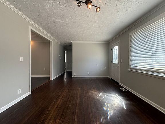 5th image of 3808 Chambers Dr