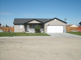 1378 NW Withrow Ct, Mountain Home, ID 83647
