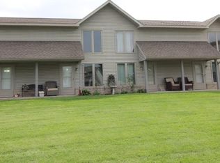 205 Redwood Ln #2, Watertown, WI 53094