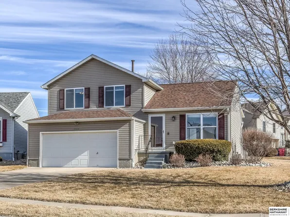 15454 Mormon Cir, Bennington, NE 68007