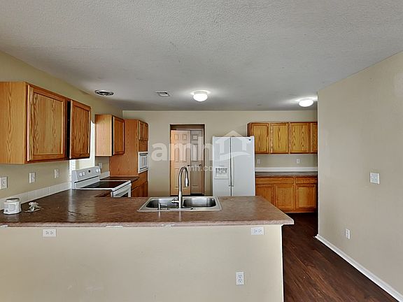 4th image of 21547 E 55th Pl