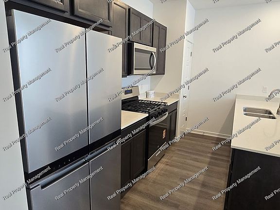 4th image of 544 E 120th Pl