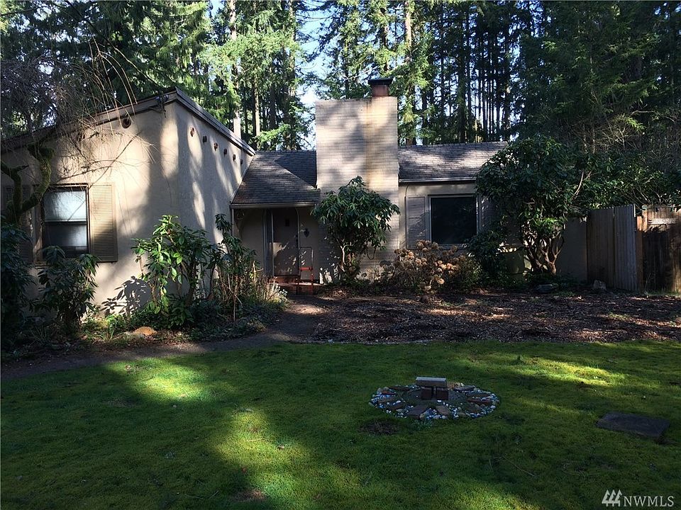 1st image of 18938 Forest Park Dr NE