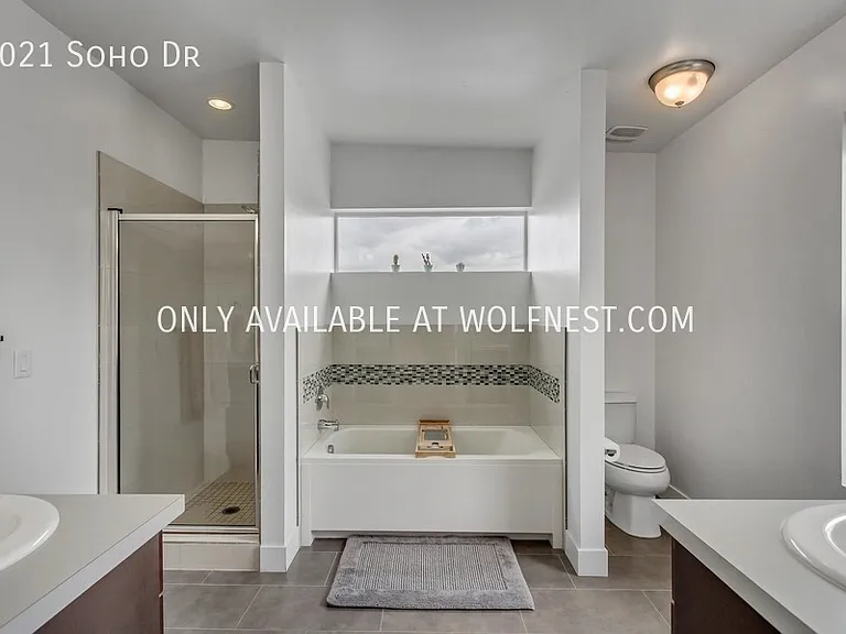 1021 Soho Dr — Photo 25