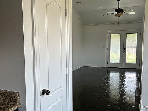 5th image of 415 Jordan Dr