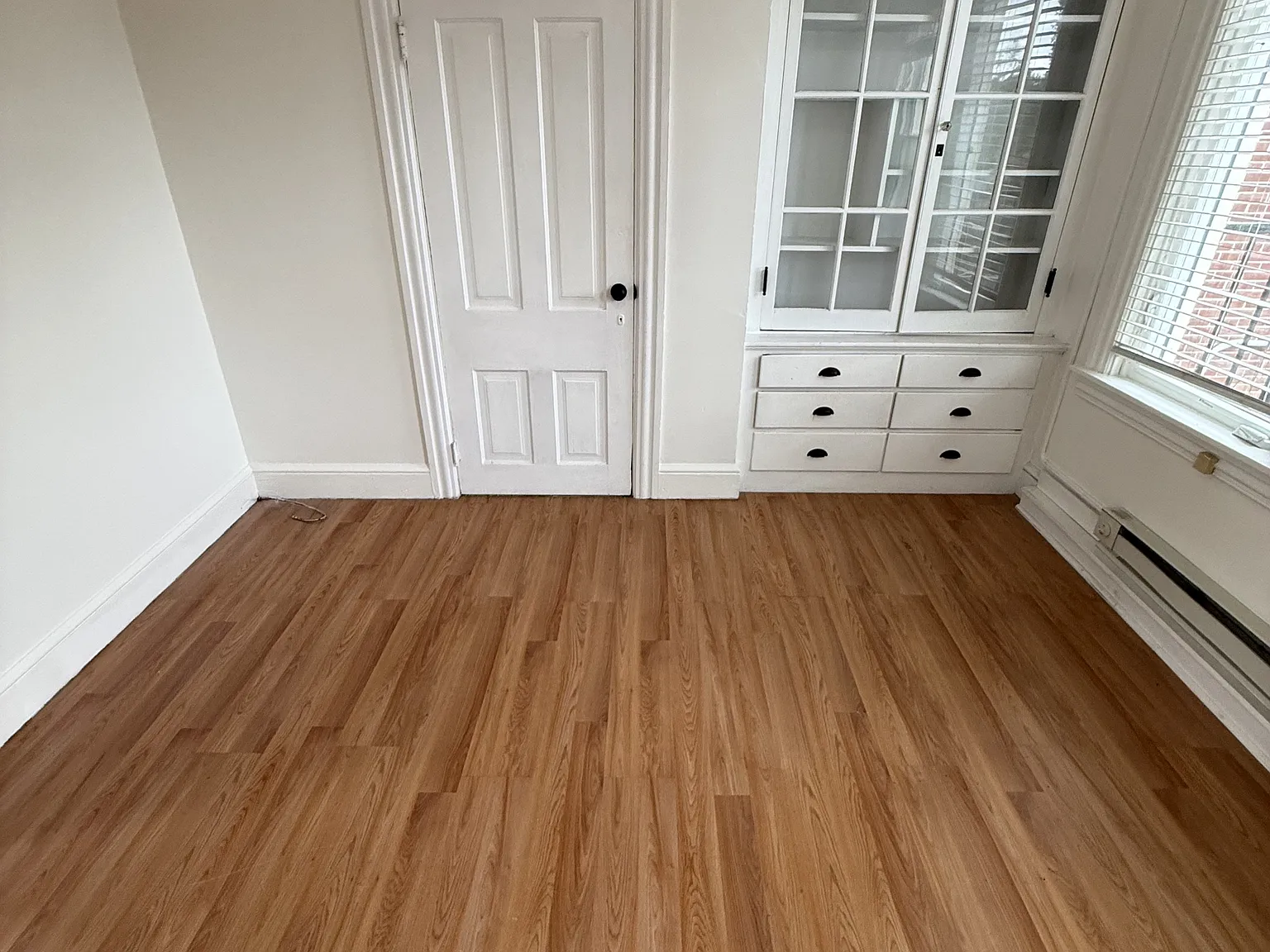 129 E Walnut St - 4 — Photo 3