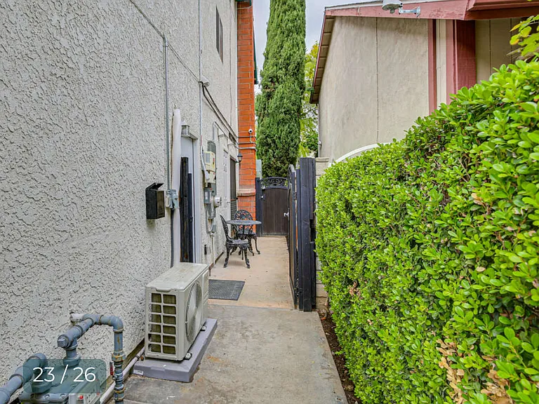 8101 E Woodsboro Ave — Photo 40