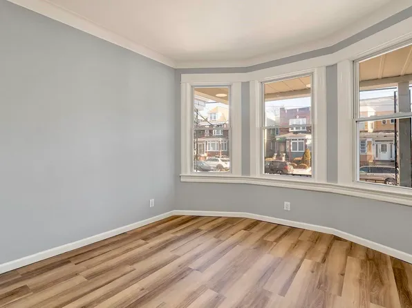 149 Wegman Parkway image 5 of 15