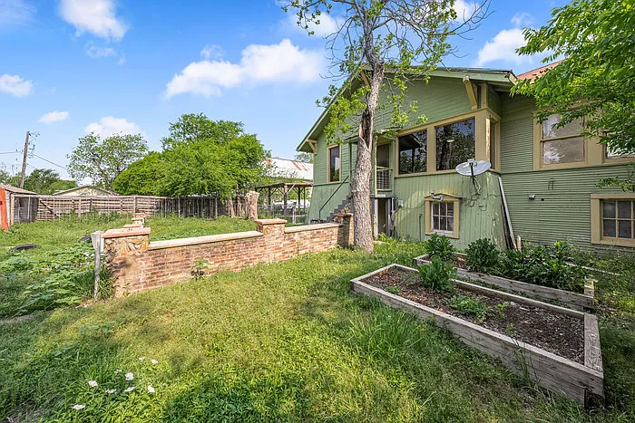 433 E Davilla St — Photo 15