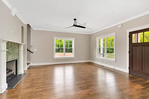 1323 Thomas Ave Photo 1