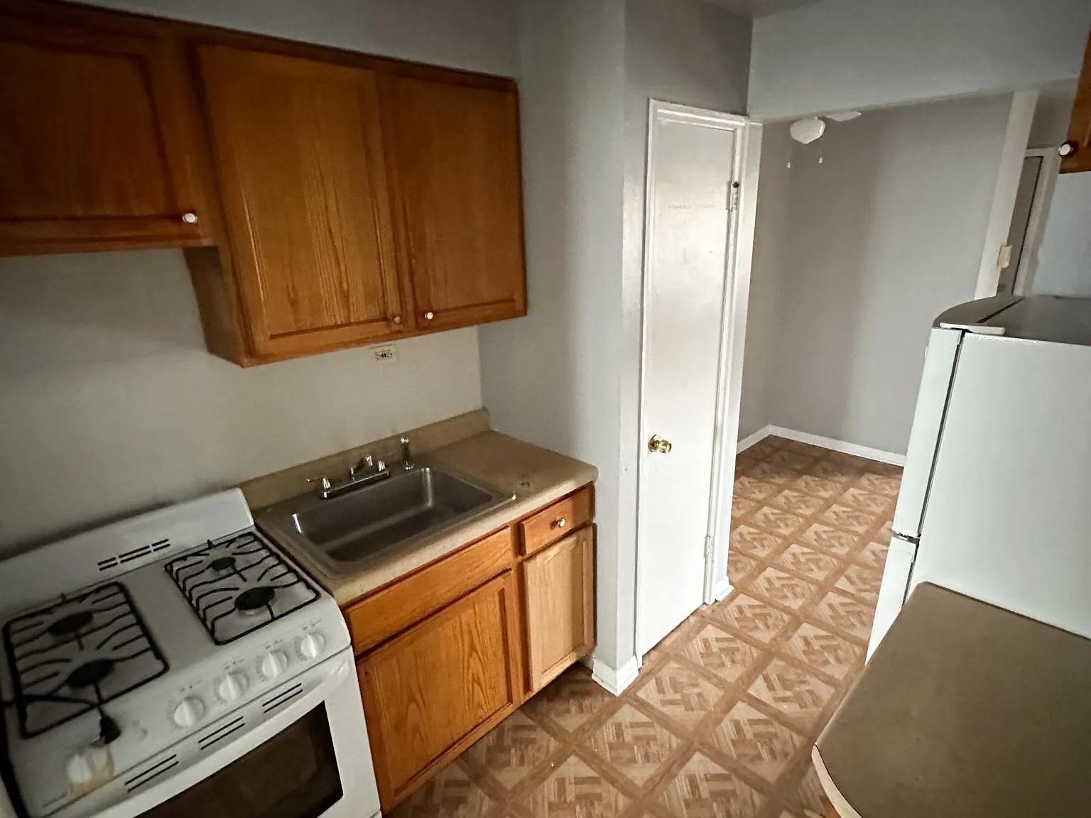 7918 S Ellis Ave — Photo 2