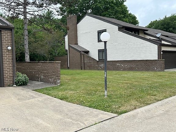 2nd image of 576 Wilkes Ln