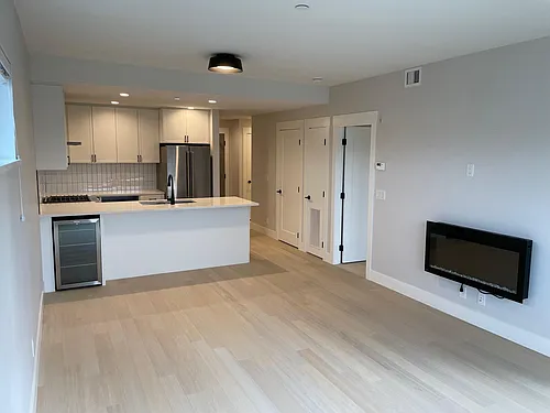 22265 Dewdney Trunk Rd #407 Photo 1