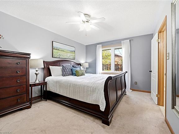 4th image of 44 Blackfriar Ln