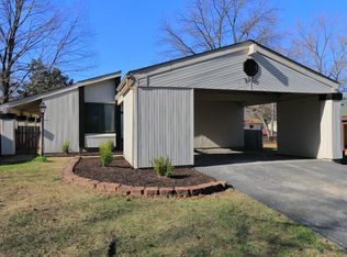 3263 Green Pasture Dr, Florissant, MO 63031
