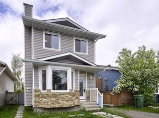 124 E Riverbrook Way SE, Calgary, AB T2C3R2