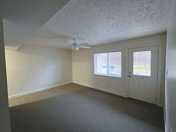 4th image of 400 Tremont Park Cir #18518442