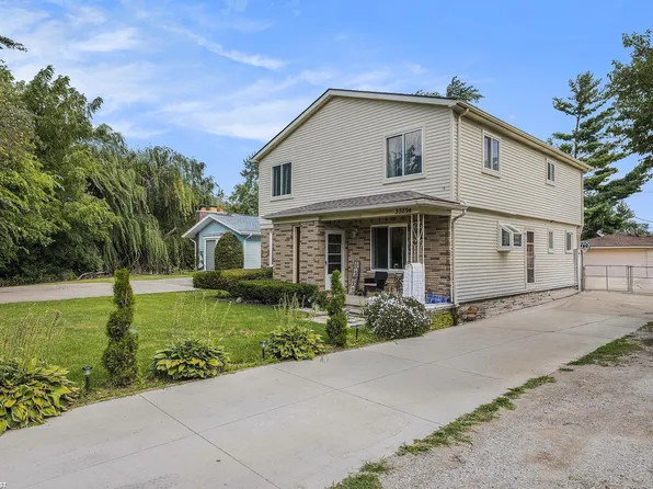 33734 Duncan Ave, Fraser, MI 48026