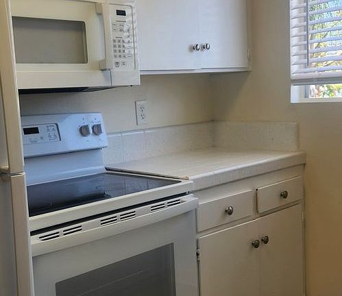 4th image of 4605 Olney St #11