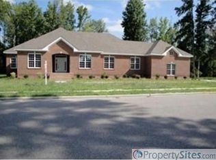 908 Country Club Blvd, Chesapeake, VA 23322