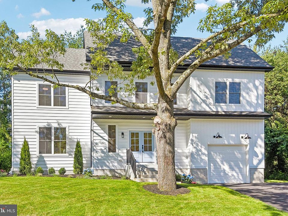 1st image of 84B Kennedy Dr