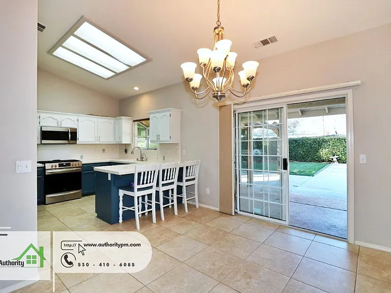 2378 Castlewood Dr — Photo 10