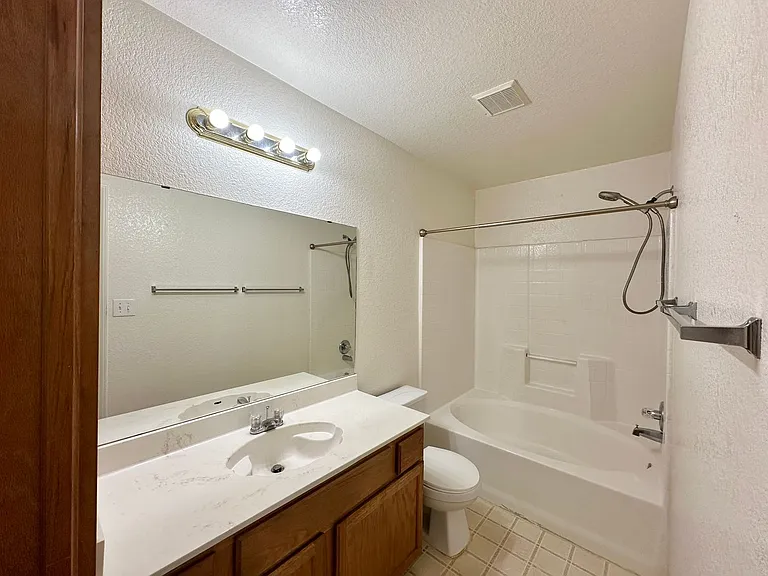 5007 John David Dr — Photo 22