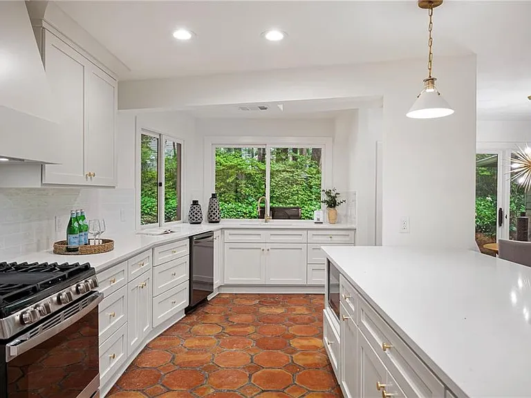 4198 Lake Rill Ct — Photo 14