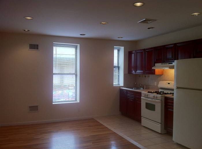 1st image of 1629 Park Ave Frnt 1