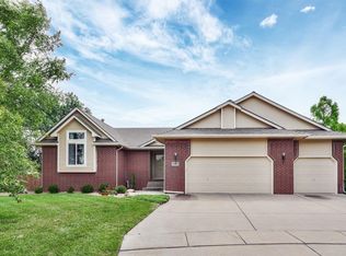 1403 Northpointe Ct, Andover, KS 67002